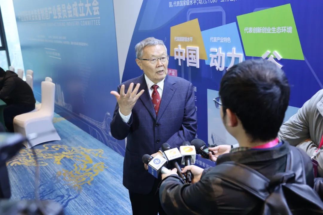 何清华：走“双循环”路路 勇攀造作业世界高地