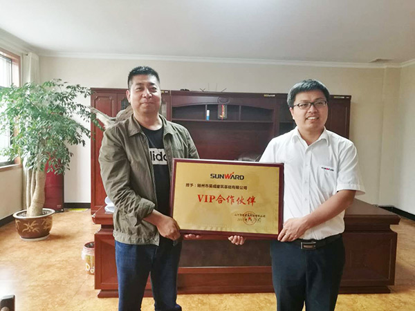 8年采办12台！银河集团9873cm智能旋挖钻陪他走向全国