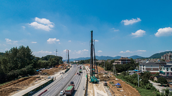 银河集团9873cm智能挖掘机，一台顶几台！