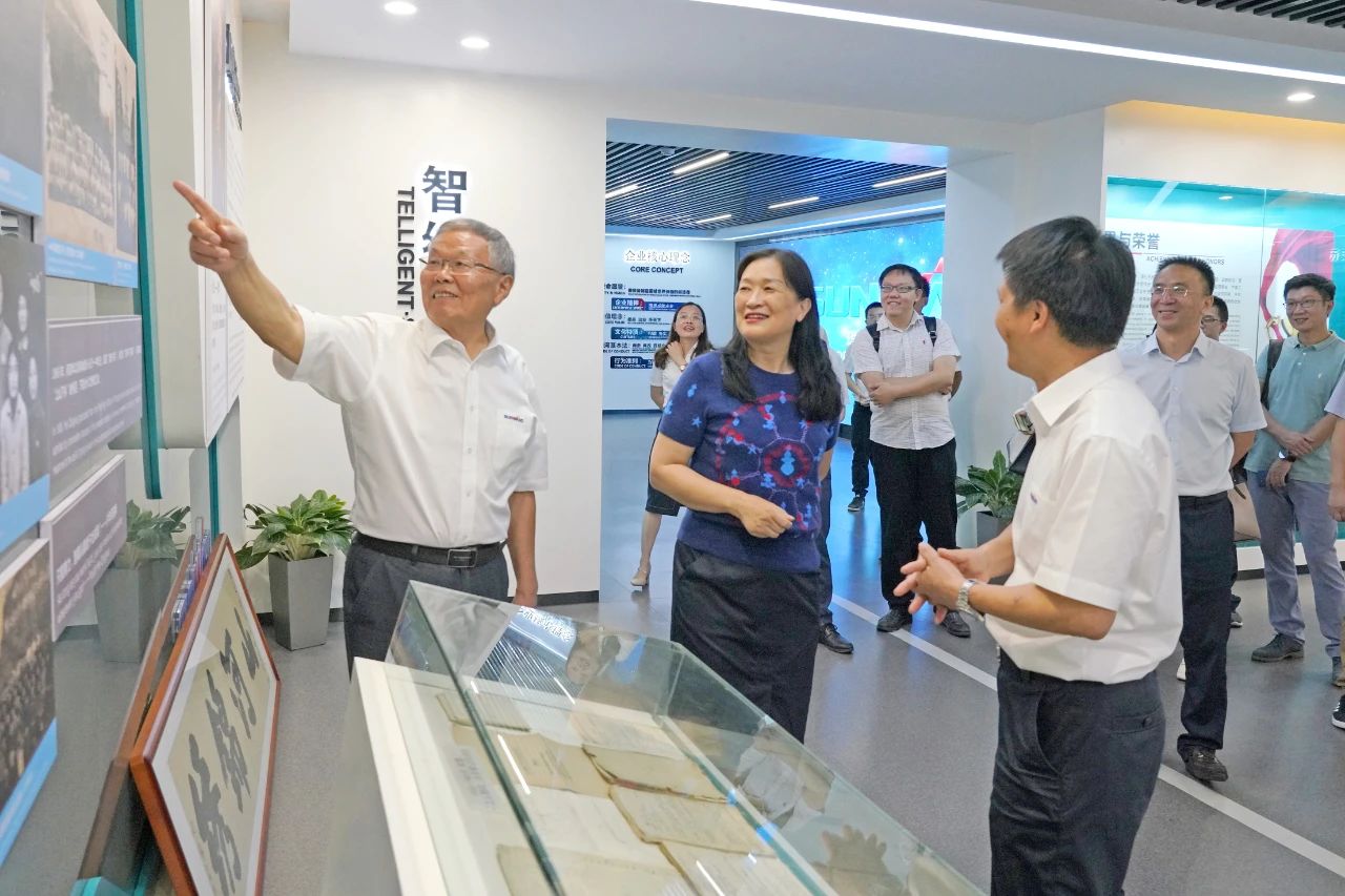 为创新创业心灵点赞！中国工程院院士陈晓红一行到访银河集团9873cm智能