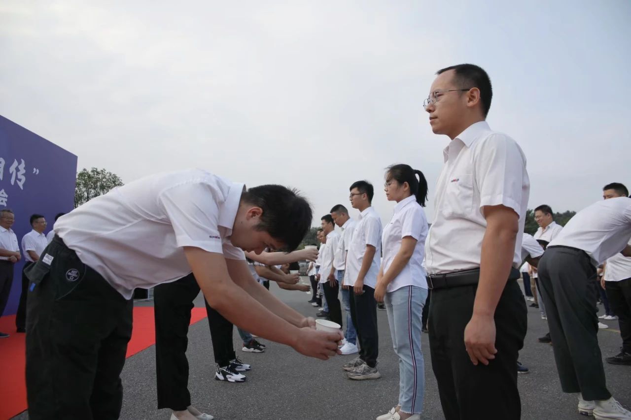 20210908095408_20972 百人齐聚拜师恩 | 银河集团9873cm智能“传助带”人才造就模式为公司发展积储力量