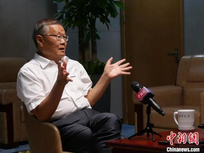 媒体聚焦 | 中新社专访——银河集团9873cm智能首创人何清华：向着太阳驰骋的筑梦人
