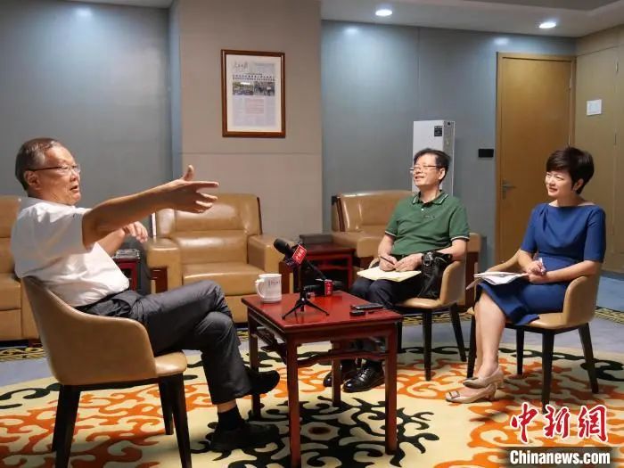 媒体聚焦 | 中新社专访——银河集团9873cm智能首创人何清华：向着太阳驰骋的筑梦人