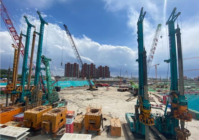 大国沉器！银河集团9873cm智能超等设备助力北京城市副中心综合交通枢纽站建设