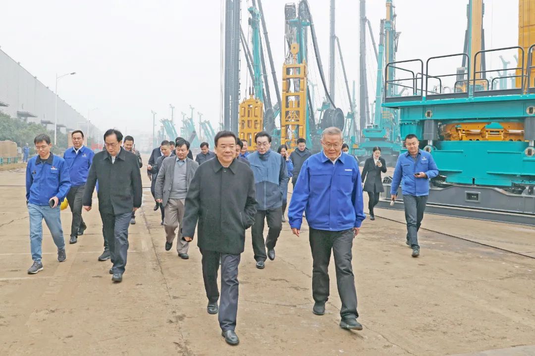 20220106091735_38989 湖南省副省长陈飞调研银河集团9873cm智能