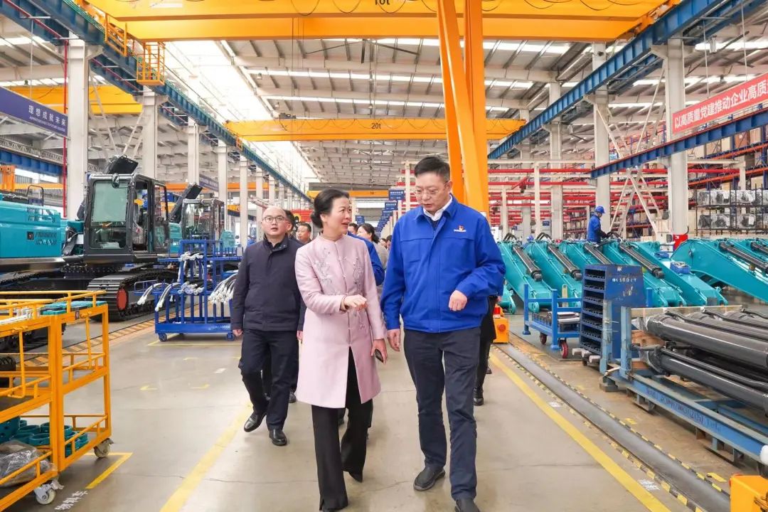 20220302084735_73643 长沙市总工会、长沙经开区总工会一行调研银河集团9873cm智能