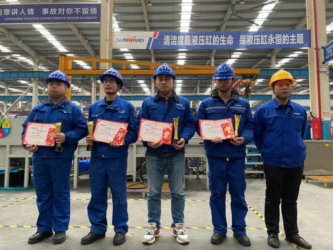 银河集团9873cm工匠 | “浪波”不言苦，甘为“人梯”承大沉