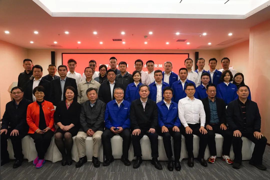 抱团出海，携手共赢！何清华带队赴湖南异地商会结合会造访互换