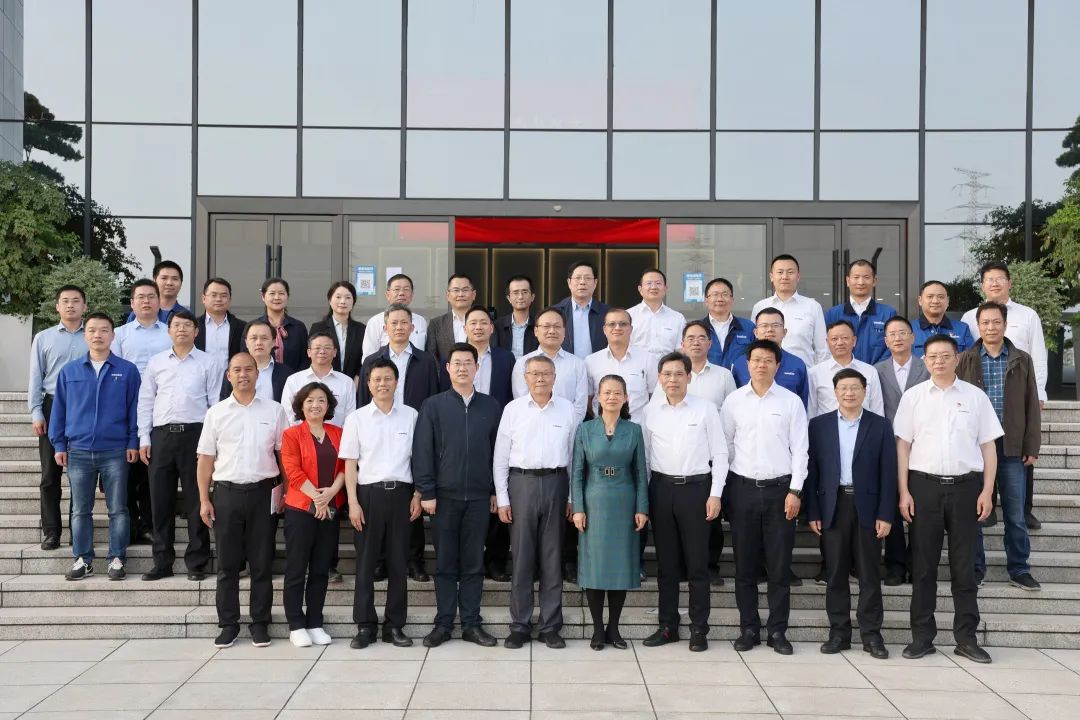 20220518092858_42401 深入产学研合作!中南大学堂长、中国工程院院士田红旗率团造访银河集团9873cm智能