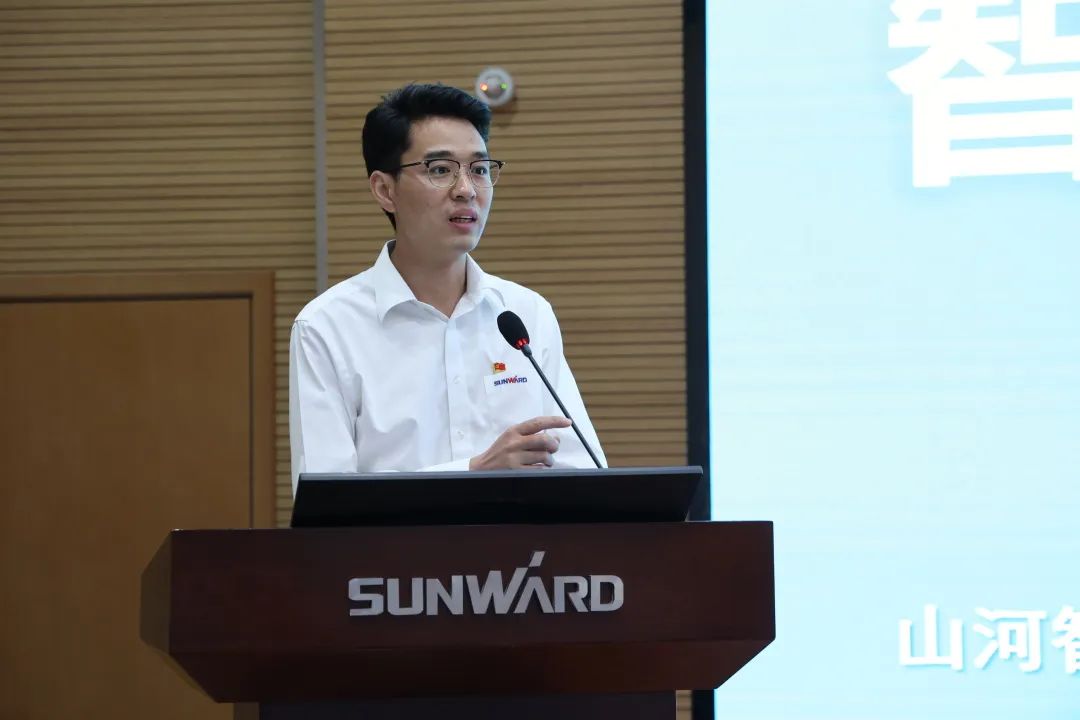 创新引领，智造未来！“2022院士专家长沙杏妆高端设备高质量发展钻研会隆沉进行