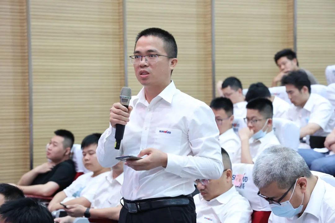 创新引领，智造未来！“2022院士专家长沙杏妆高端设备高质量发展钻研会隆沉进行