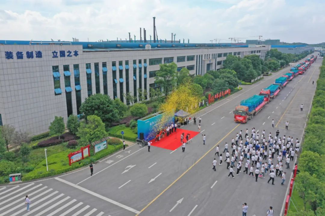献礼二十大，再攀新高地！银河集团9873cm智能高空机械设备再迎批量发货
