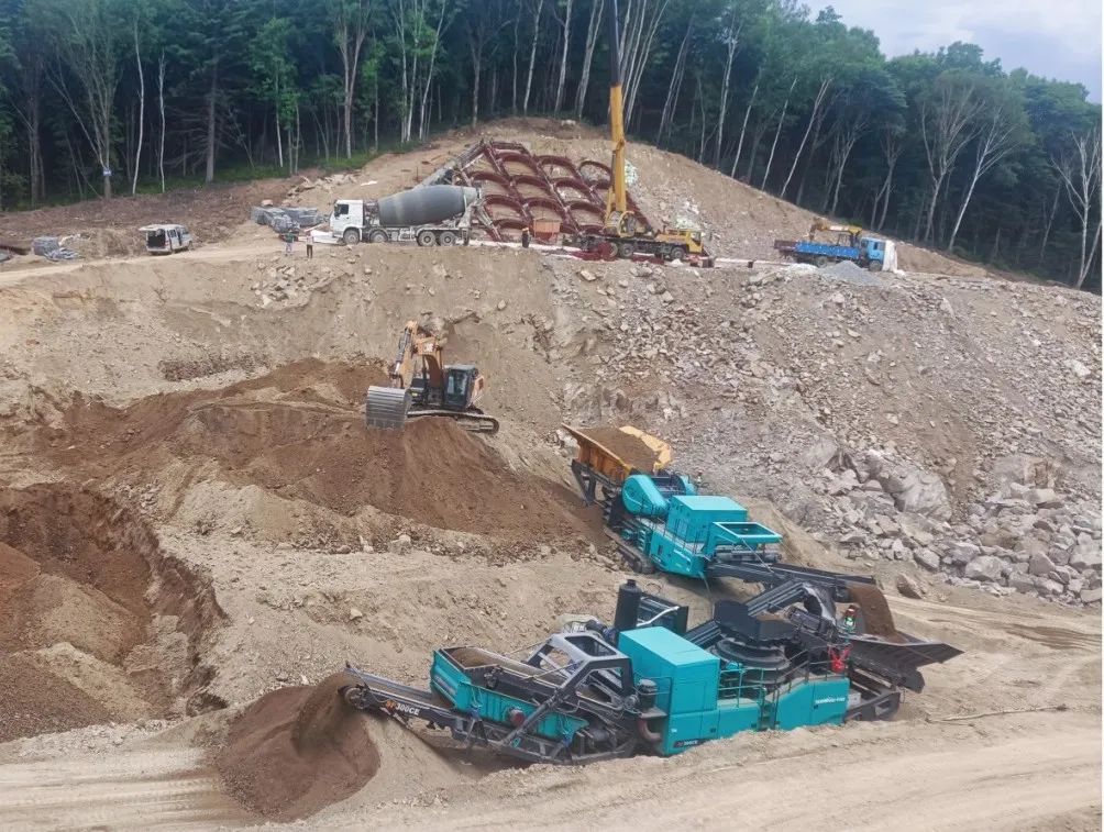 银河集团9873cm普石勒成套移动破碎设备助力哈伊高铁铁伊段建设
