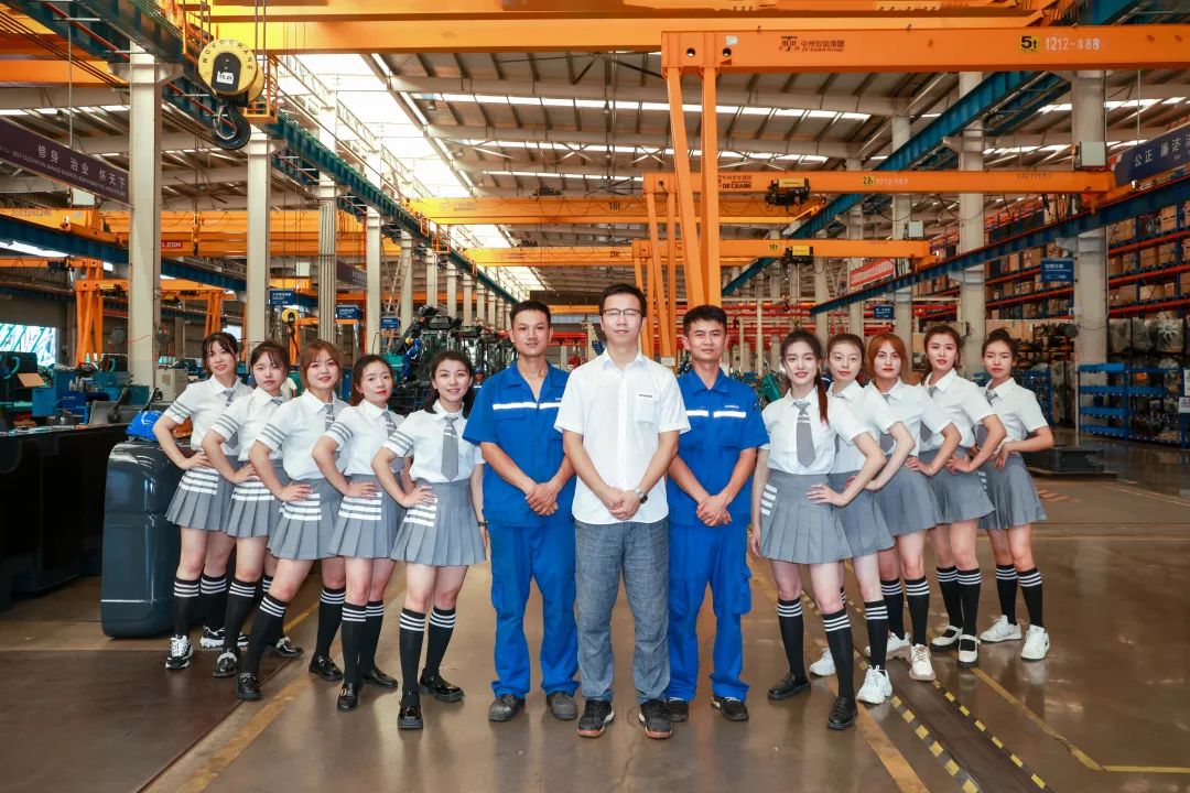 20220815101626_93435 又酷又辣又炫!银河集团9873cm智能第二届挖机宝贝来了