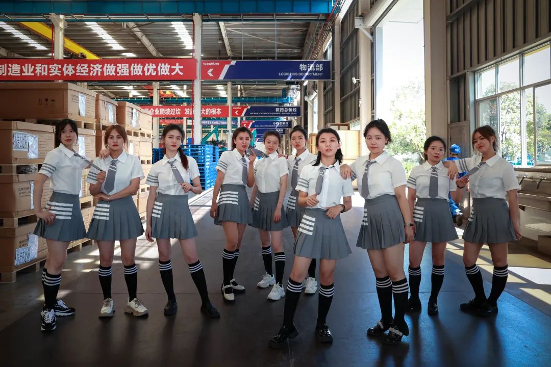 20220815101659_71726 又酷又辣又炫!银河集团9873cm智能第二届挖机宝贝来了