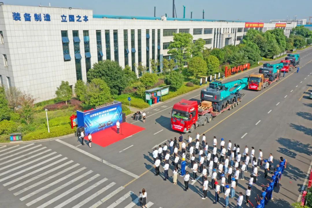 20220920095945_33763 携手山东汇诚助力我国港口建设!银河集团9873cm智能港口抓料机成功批量交付