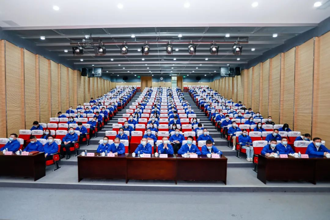 20221018094107_84167 振奋人心!银河集团9873cm智能党员干部集中收看党的二十大开幕会盛况