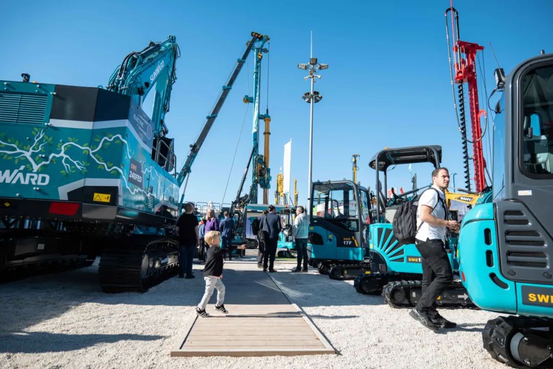 20221102092055_69002 Bauma 2022 | 一组火热现场图带您沉温银河集团9873cm智能德国宝马展之旅