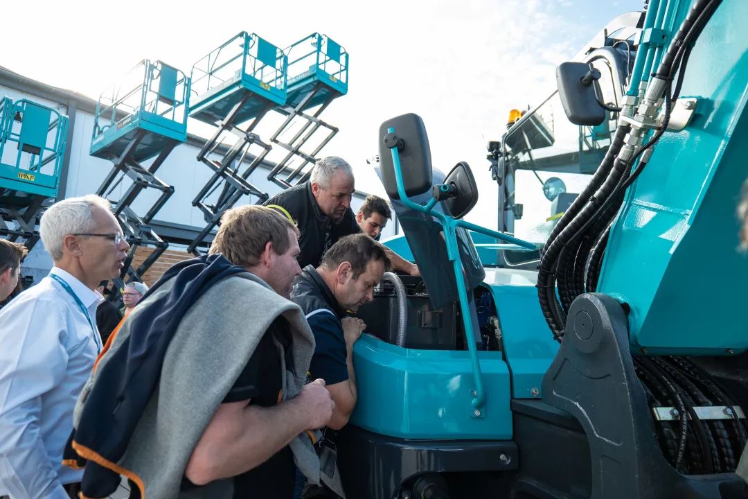 20221102092249_33498 Bauma 2022 | 一组火热现场图带您沉温银河集团9873cm智能德国宝马展之旅