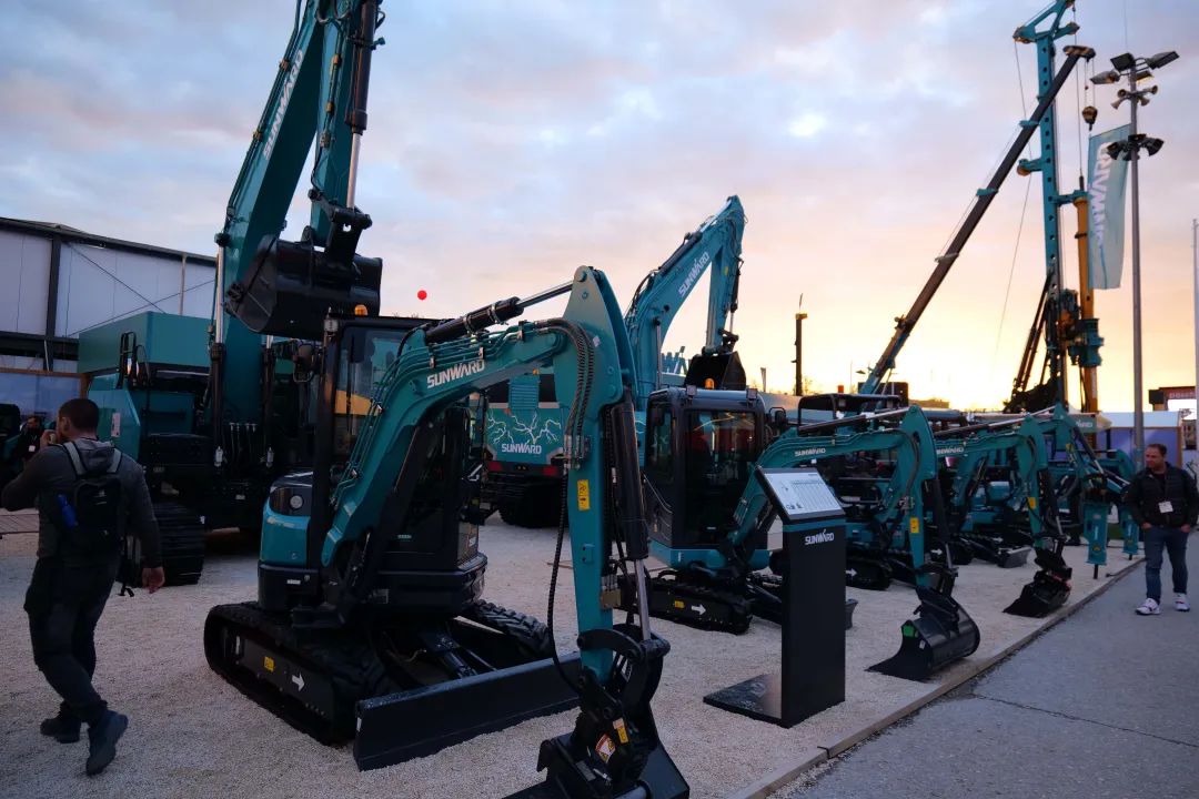 20221102093105_51195 Bauma 2022 | 一组火热现场图带您沉温银河集团9873cm智能德国宝马展之旅