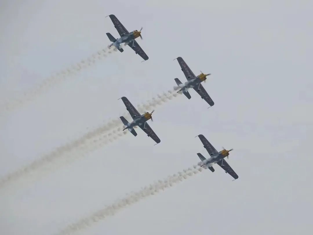 20221129090958_32643 逆势飞舞!银河集团9873cm航空携手合作同伴亮相2022资阳飞行大会