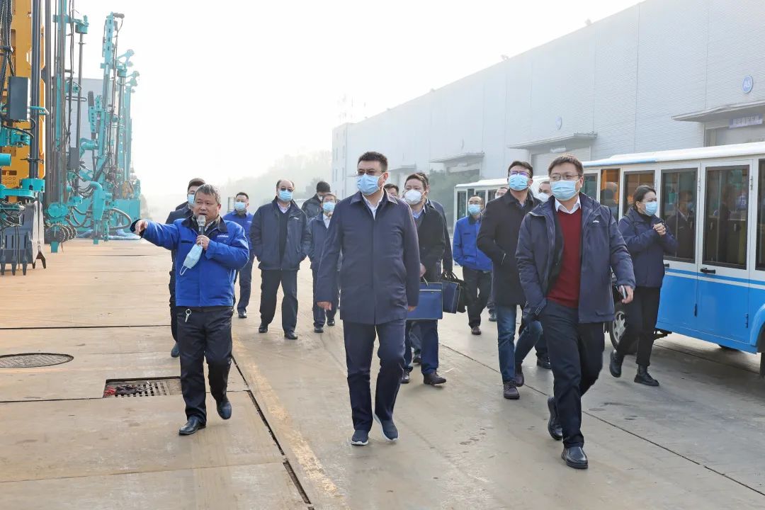 20221213083313_71192 共商合作!中国铁建大桥局到访银河集团9873cm智能