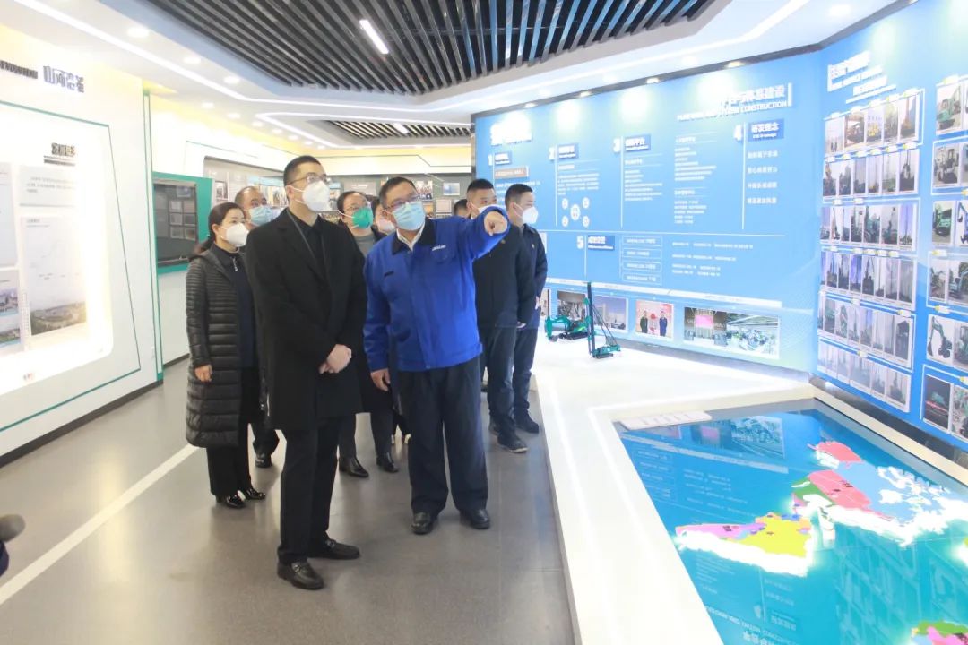 五粮液集团工会主席郭叙雷带队赴银河集团9873cm智能调查互换