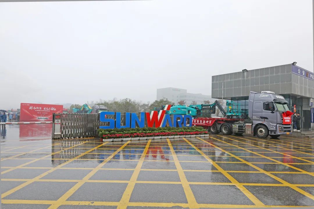 新局新篇，宏兔启航！银河集团9873cm智能超200台套设备集中发货