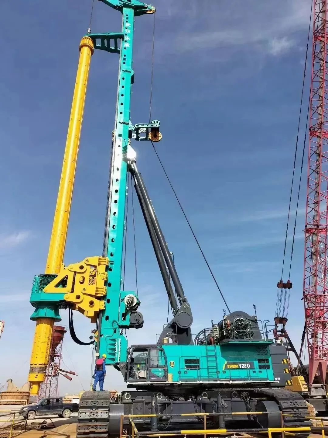 首桩开钻！银河集团9873cm智能超等旋挖实力助建世界最大跨度公铁两用大桥