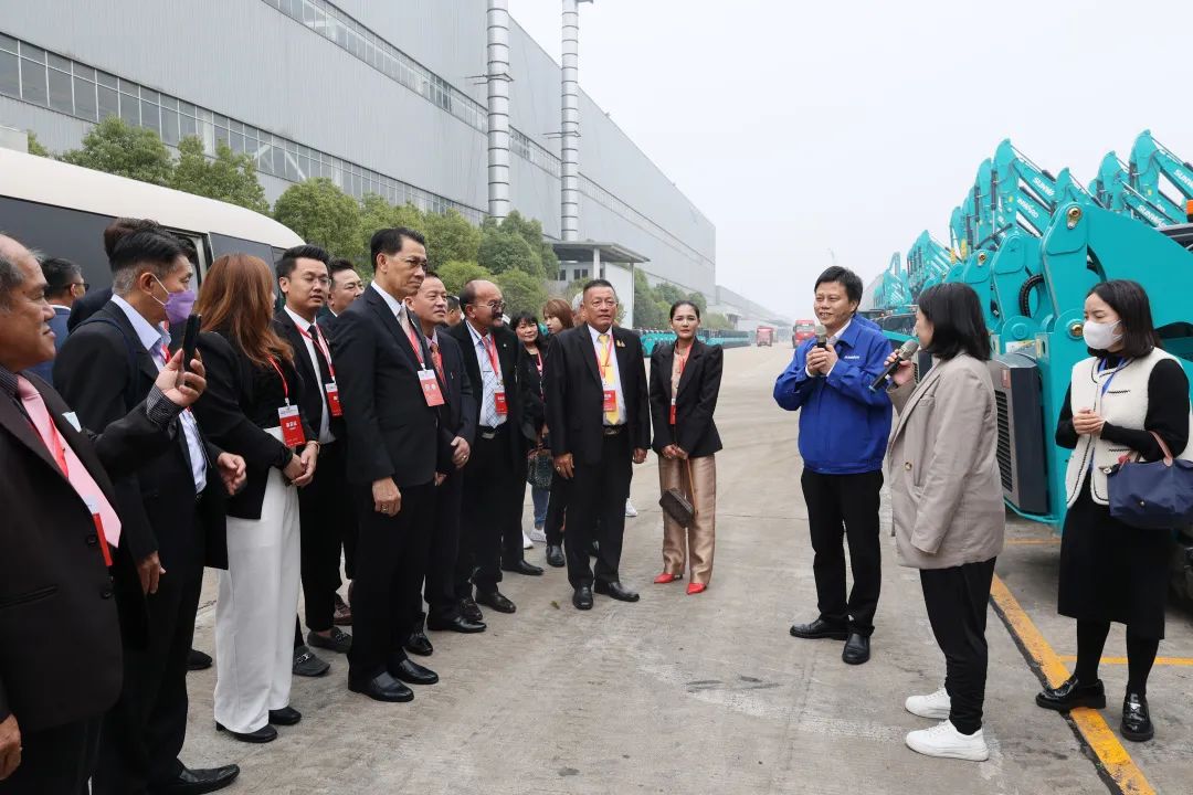 20230307113630_35185 泰国代表团到访银河集团9873cm智能