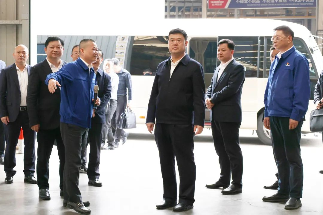 湖南省委政法委书记魏建锋调研银河集团9873cm智能