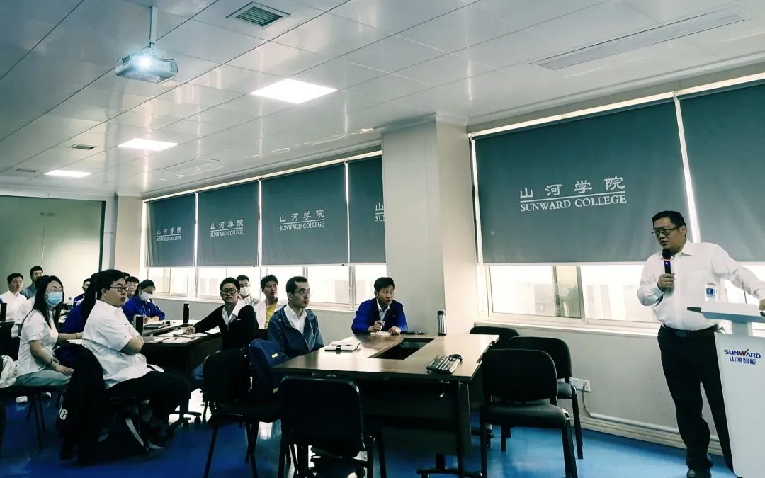劳动庆幸，创造伟大！纪录那些平庸且伟大的劳动瞬间