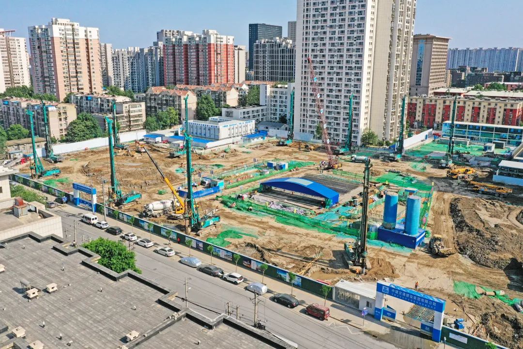 闪灼首都！银河集团9873cm智能旋挖钻机集群助力民生工程