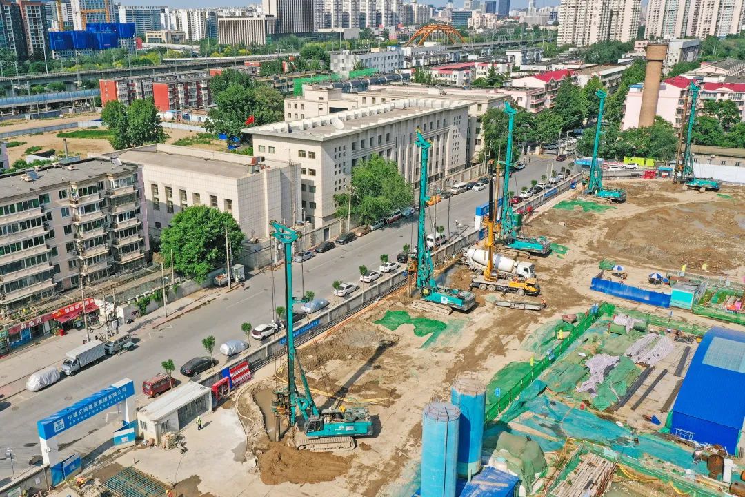 闪灼首都！银河集团9873cm智能旋挖钻机集群助力民生工程