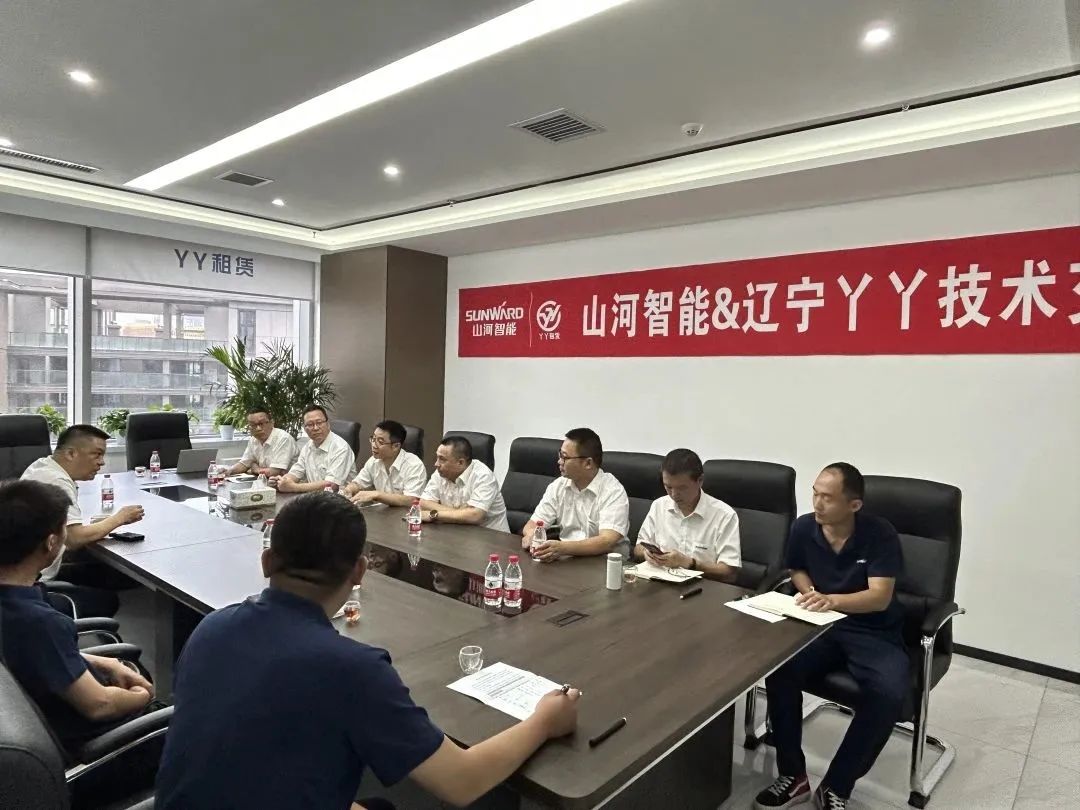 20230627200137_56920 倾听客户心声!银河集团9873cm智能高空机械“服务万里杏妆走进东北