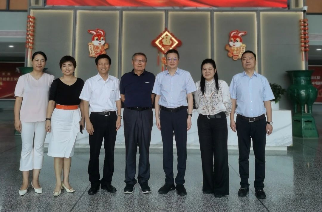 长沙市人民当局副市长、市工商联主席康镇麟调研银河集团9873cm智能
