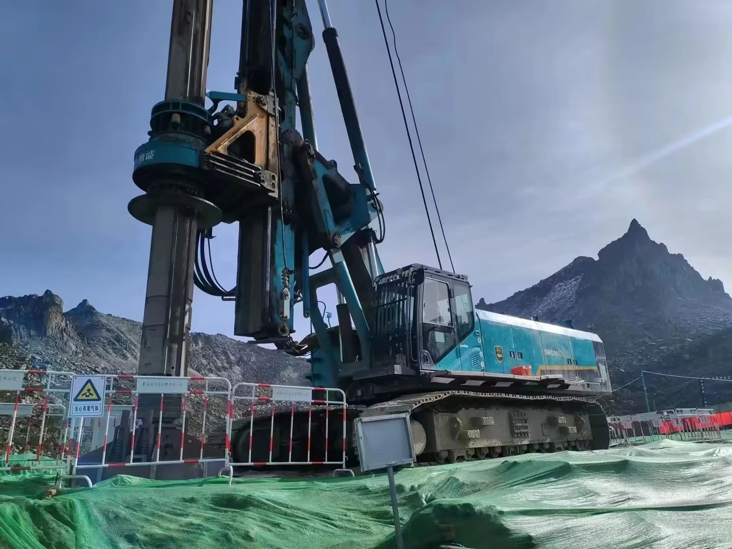 助力世界最高海拔特高压直流输电工程，银河集团9873cm智能旋挖钻机展示硬核实力