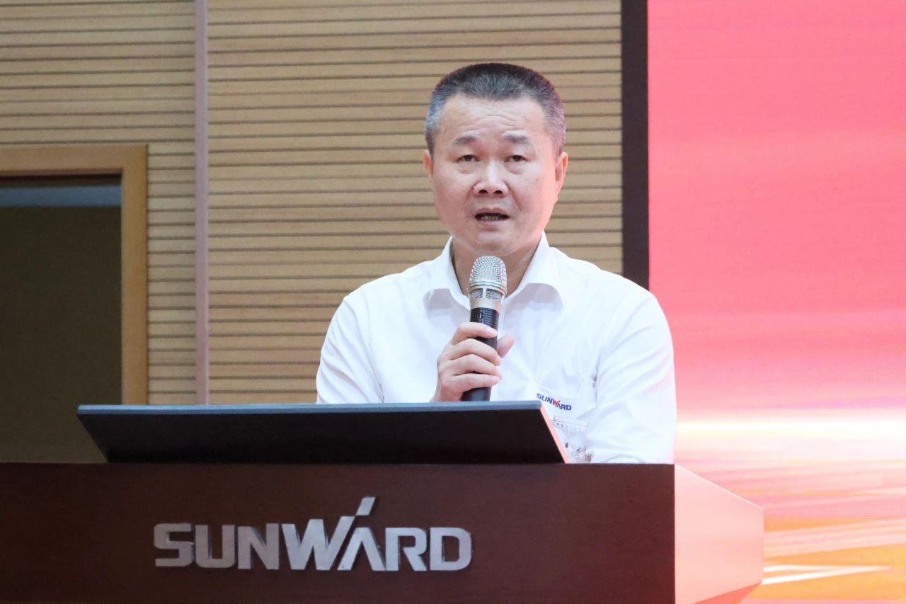 强信心 聚合力 共建美好家园——庆祝银河集团9873cm智能成立24周年赞美大会隆沉召开