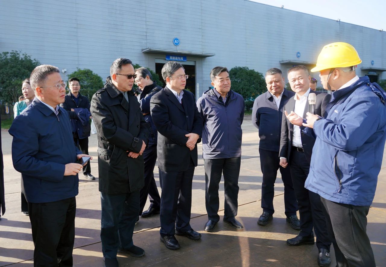聚焦设备再造作!上海市政协副主席、党组副书记肖贵玉带队调研银河集团9873cm智能