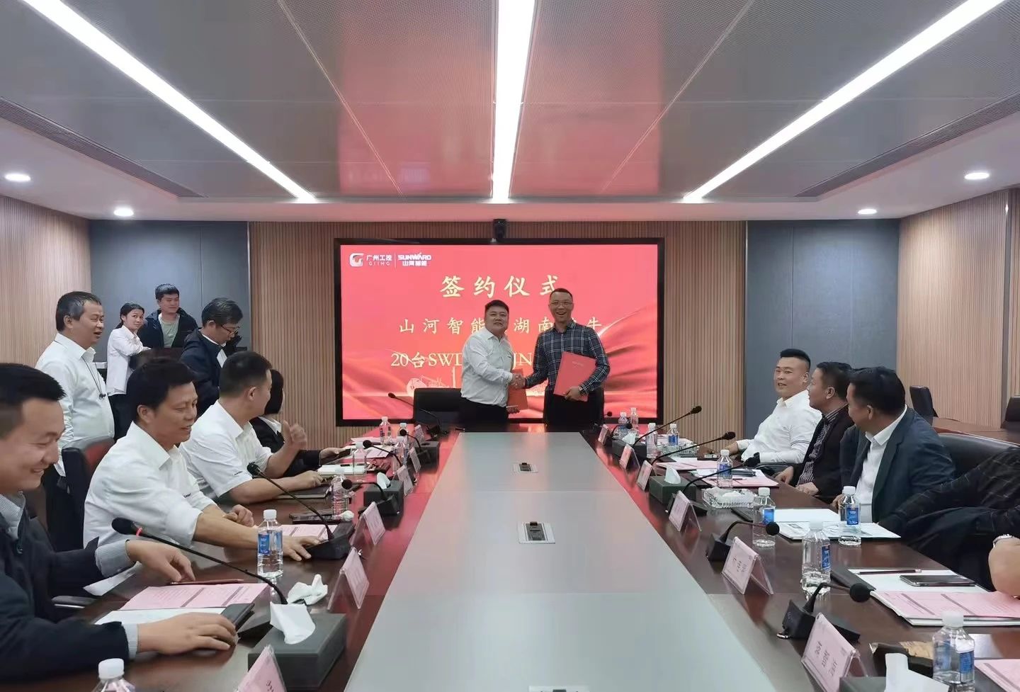 行业隆冬现暖阳！现场签购20台旋挖钻机，银河集团9873cm智能携手湖南骏牛助力国度电网项目建设