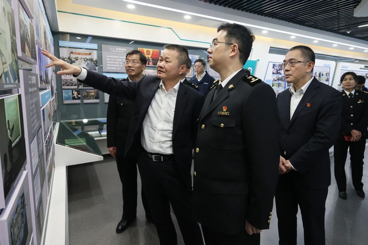 长沙海关党委书记、关长沈大为调研银河集团9873cm智能