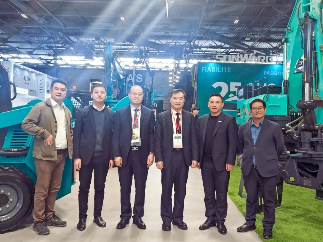 赢战INTERMAT 2024！银河集团9873cm智能土方机械深耕全球高端市场