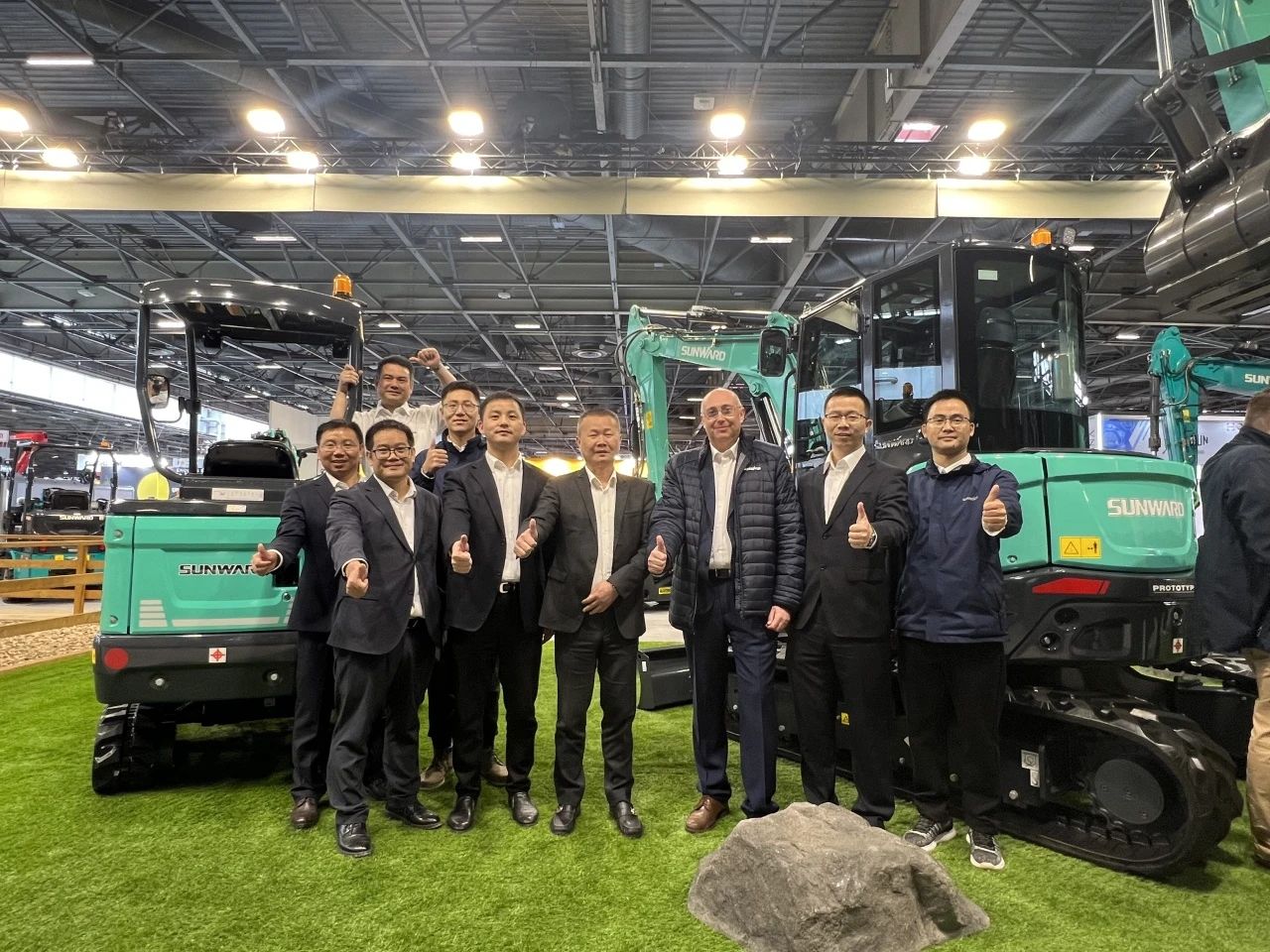 赢战INTERMAT 2024！银河集团9873cm智能土方机械深耕全球高端市场
