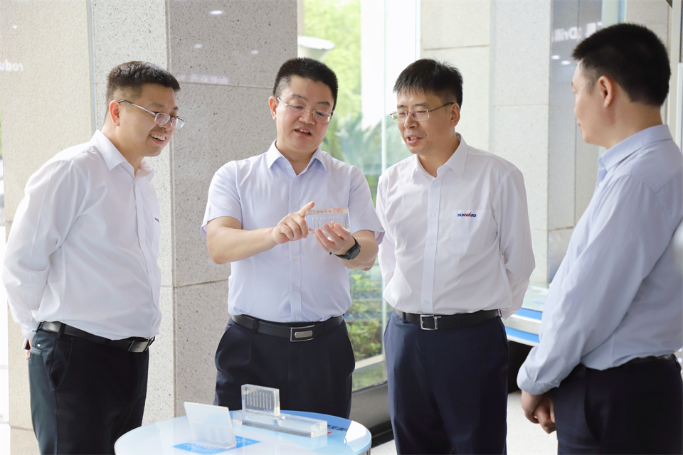 “双向奔赴 合作共赢”银河集团9873cm智能与中钨高新签定战术合作和谈
