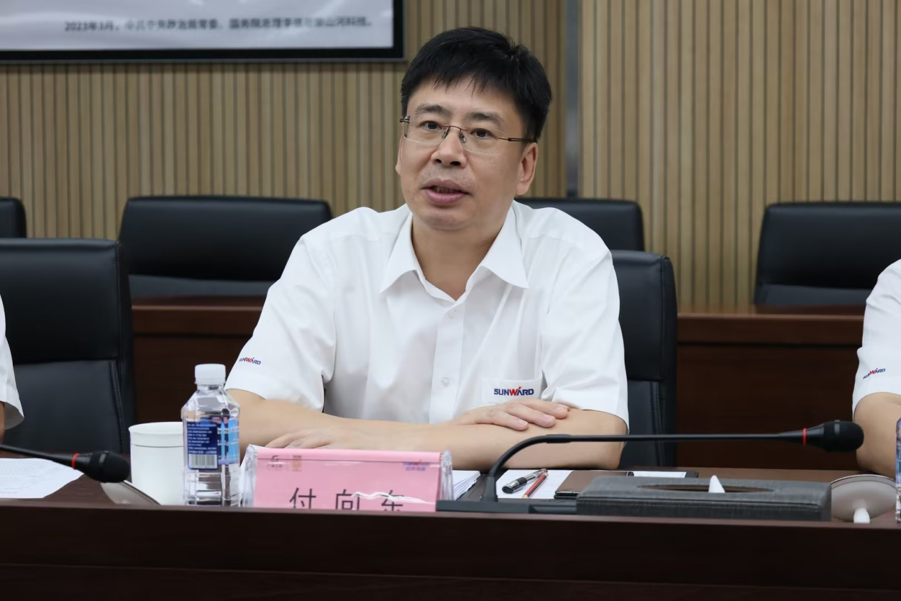 深入互换合作!昭通港李明忠副总经理率队莅临银河集团9873cm智能调查互换!