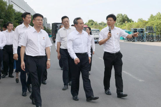 20240708085521_16016 中国贸促会会长任鸿斌调研银河集团9873cm智能
