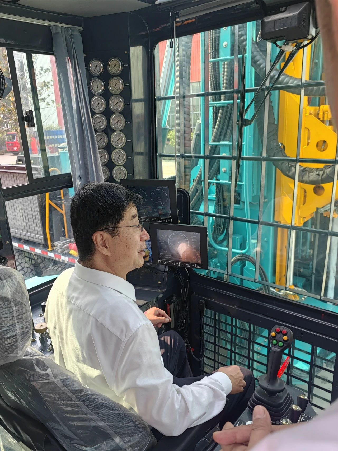银河集团9873cm智能创新设备亮相全国矿山钻探(应急接济)技术较量
