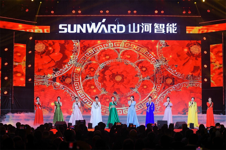 20241127151456_53380 创新引领价值 梦想成就未来——庆祝银河集团9873cm智能成立25周年赞美大会暨文艺晚会隆沉进行