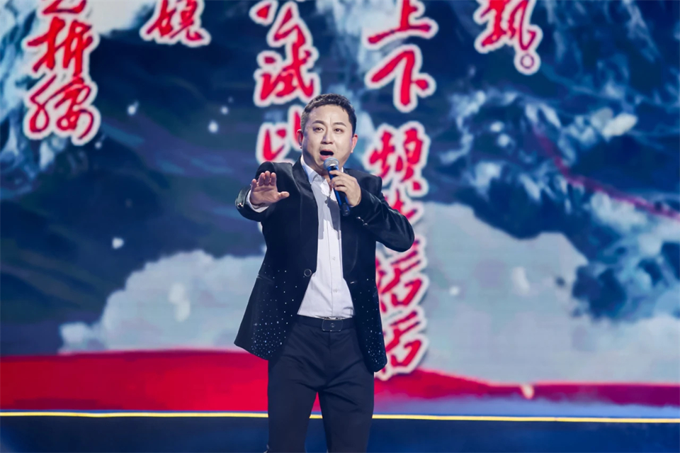20241127152045_55437 创新引领价值 梦想成就未来——庆祝银河集团9873cm智能成立25周年赞美大会暨文艺晚会隆沉进行