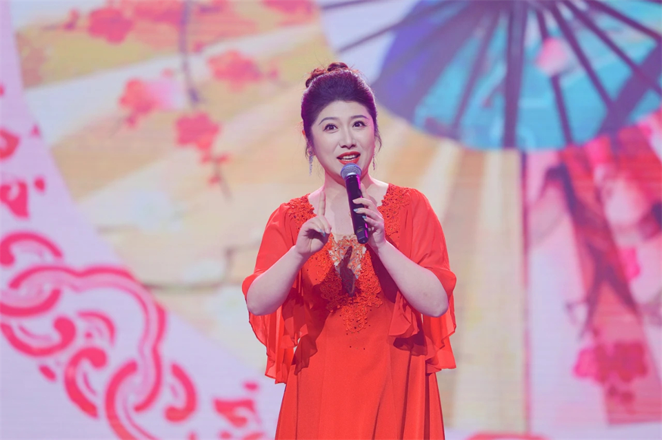 20241127152116_54935 创新引领价值 梦想成就未来——庆祝银河集团9873cm智能成立25周年赞美大会暨文艺晚会隆沉进行